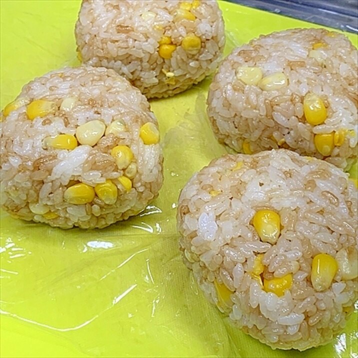 炊きこーんみご飯のおにぎり醤油マヨがどんぴしゃり レシピ 作り方 By Johnny Bean 楽天レシピ 炊きこーんみご飯のおにぎり醤油マヨがどんぴしゃり レシピ 作り方 By Johnny Bean 楽天レシピ